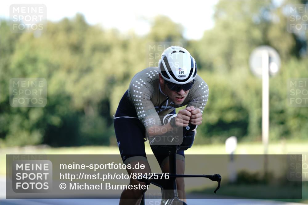 07.09.2025 - 19. Norderstedt Triathlon Michael Burmester http://msf.ph/oto/8842576 07.09.2025 15:50:01 Radfahren 498, 510, 537 meine-sportfotos.de