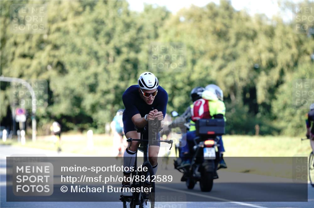 07.09.2025 - 19. Norderstedt Triathlon Michael Burmester http://msf.ph/oto/8842589 07.09.2025 15:50:09 Radfahren 403, 1068, 1424 meine-sportfotos.de