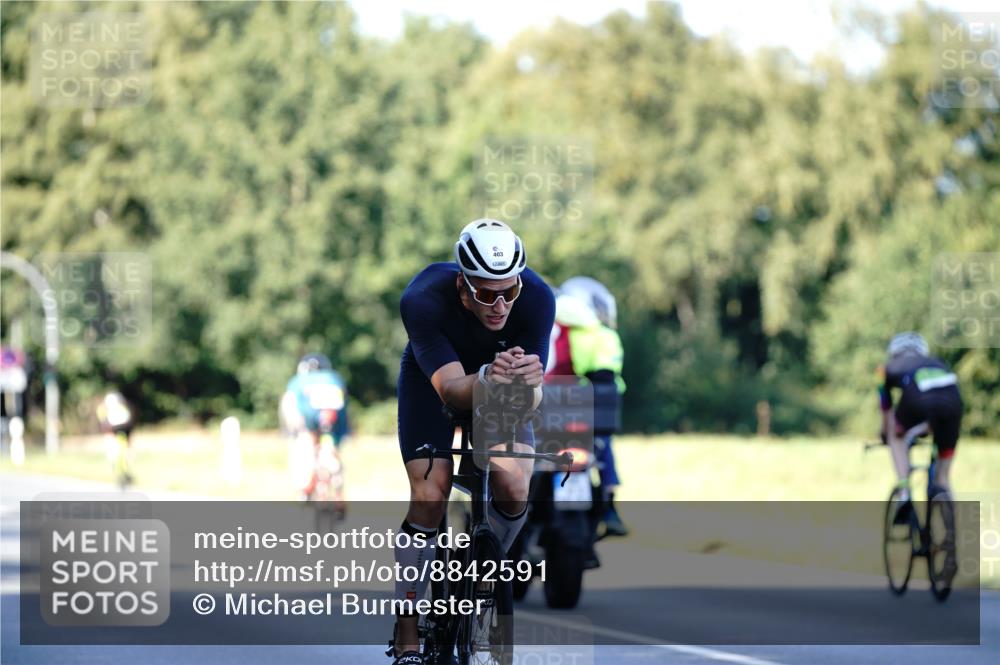 07.09.2025 - 19. Norderstedt Triathlon Michael Burmester http://msf.ph/oto/8842591 07.09.2025 15:50:09 Radfahren 403, 1068, 1424 meine-sportfotos.de