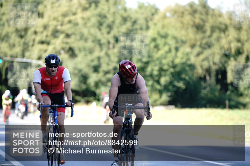 07.09.2025 - 19. Norderstedt Triathlon Michael Burmester http://msf.ph/oto/8842599 07.09.2025 15:50:14 Radfahren 893, 894, 1526, 1626 meine-sportfotos.de