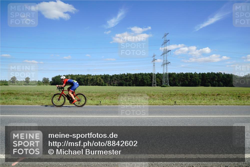 07.09.2025 - 19. Norderstedt Triathlon Michael Burmester http://msf.ph/oto/8842602 07.09.2025 14:38:41 Radfahren 398, 460, 1008, 1404 meine-sportfotos.de