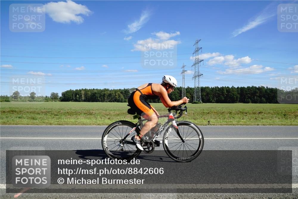 07.09.2025 - 19. Norderstedt Triathlon Michael Burmester http://msf.ph/oto/8842606 07.09.2025 14:38:42 Radfahren 450, 460, 1008, 1404, 1507 meine-sportfotos.de