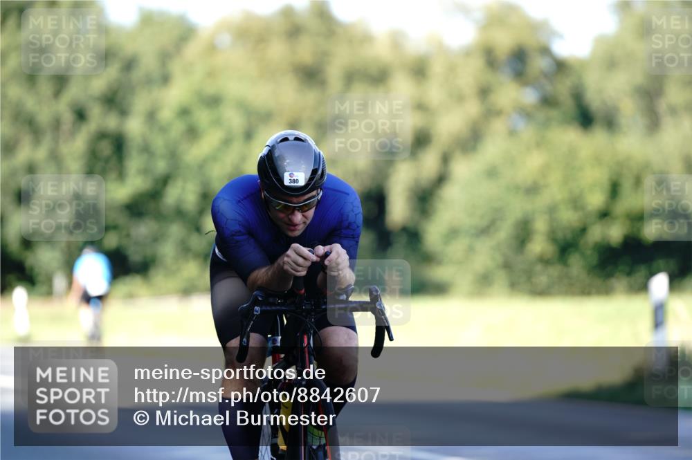 07.09.2025 - 19. Norderstedt Triathlon Michael Burmester http://msf.ph/oto/8842607 07.09.2025 15:50:19 Radfahren 380, 397, 541, 885, 894, 1526 meine-sportfotos.de