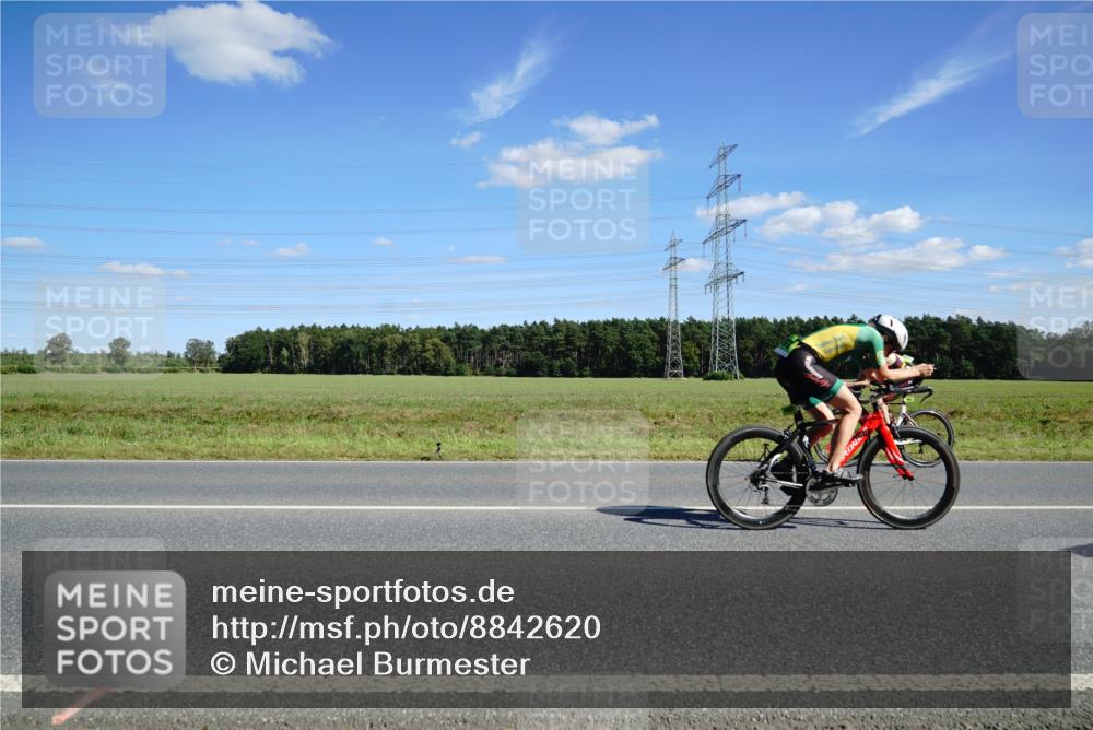 07.09.2025 - 19. Norderstedt Triathlon Michael Burmester http://msf.ph/oto/8842620 07.09.2025 14:38:45 Radfahren 450, 460, 1008, 1507 meine-sportfotos.de