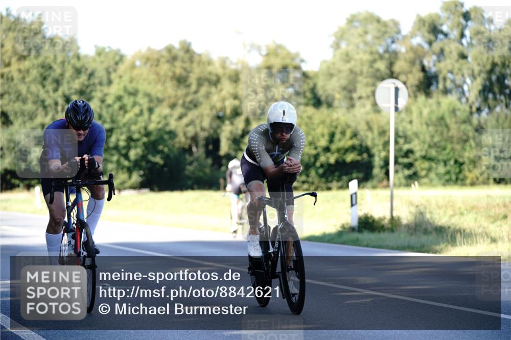 07.09.2025 - 19. Norderstedt Triathlon Michael Burmester http://msf.ph/oto/8842621 07.09.2025 15:50:24 Radfahren 371, 506, 513, 541, 868, 885, 909, 1059, 1522, 1572, 1594 meine-sportfotos.de