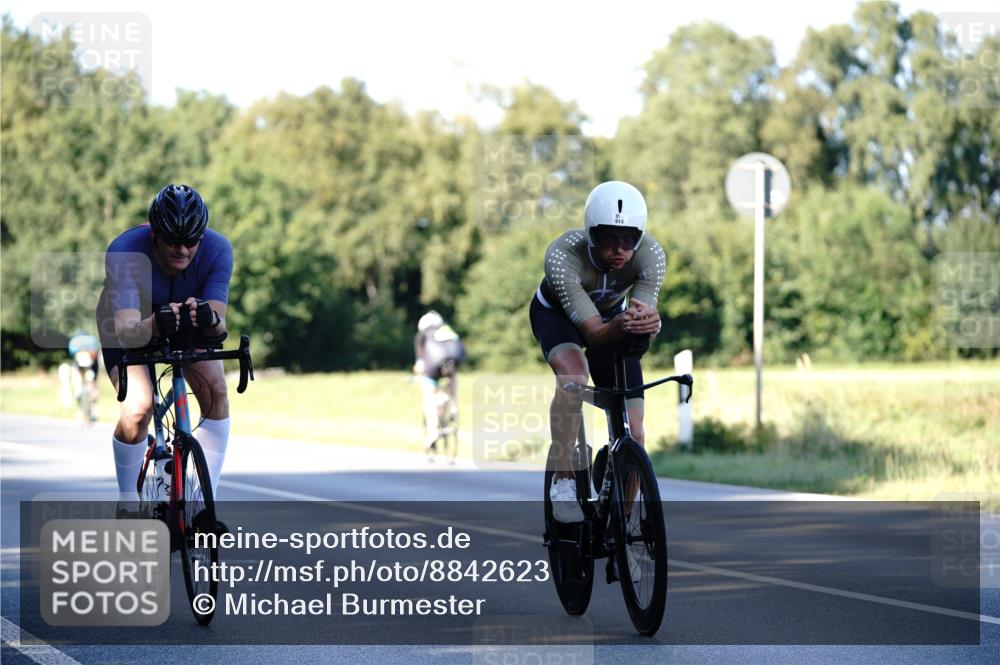 07.09.2025 - 19. Norderstedt Triathlon Michael Burmester http://msf.ph/oto/8842623 07.09.2025 15:50:24 Radfahren 371, 506, 513, 541, 868, 885, 909, 1059, 1522, 1572, 1594 meine-sportfotos.de