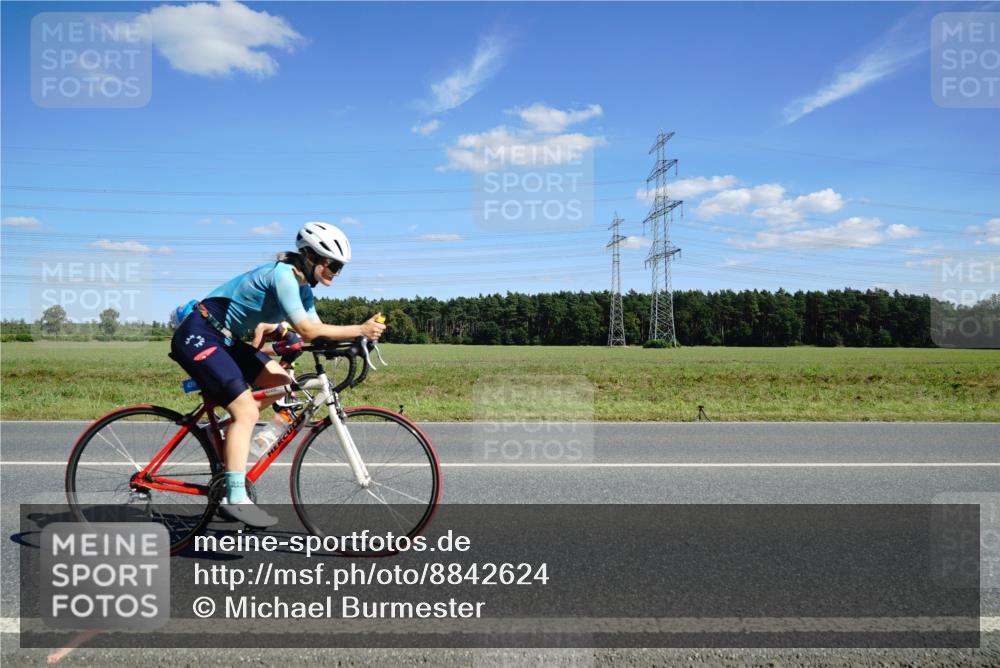 07.09.2025 - 19. Norderstedt Triathlon Michael Burmester http://msf.ph/oto/8842624 07.09.2025 14:38:46 Radfahren 365, 450, 1008, 1507 meine-sportfotos.de
