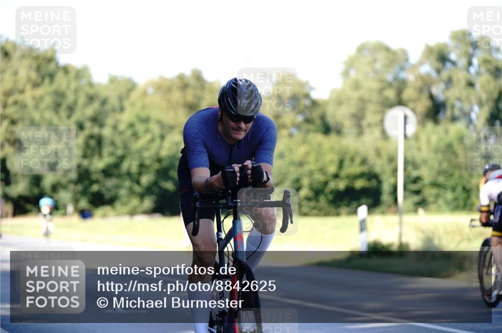 07.09.2025 - 19. Norderstedt Triathlon Michael Burmester http://msf.ph/oto/8842625 07.09.2025 15:50:25 Radfahren 371, 506, 513, 541, 868, 885, 909, 1059, 1522, 1572, 1594, 1629 meine-sportfotos.de