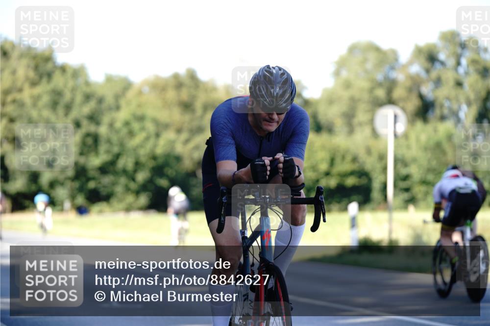 07.09.2025 - 19. Norderstedt Triathlon Michael Burmester http://msf.ph/oto/8842627 07.09.2025 15:50:25 Radfahren 371, 506, 513, 541, 868, 885, 909, 1059, 1522, 1572, 1594, 1629 meine-sportfotos.de