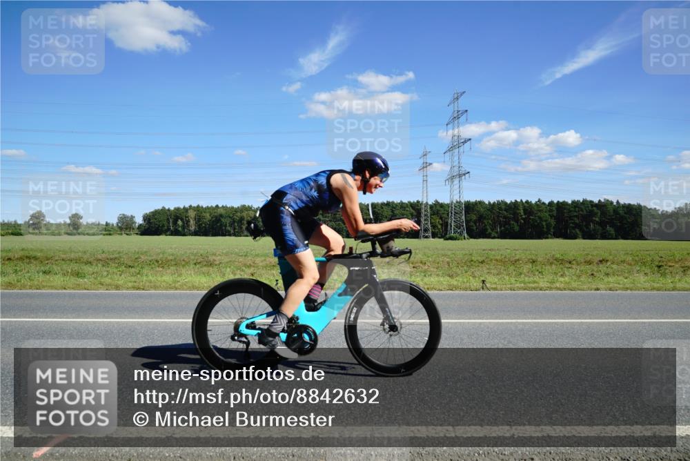07.09.2025 - 19. Norderstedt Triathlon Michael Burmester http://msf.ph/oto/8842632 07.09.2025 14:38:49 Radfahren 365 meine-sportfotos.de