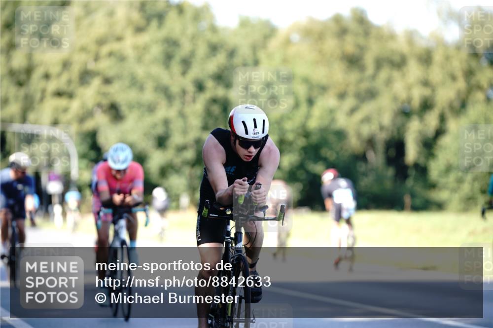 07.09.2025 - 19. Norderstedt Triathlon Michael Burmester http://msf.ph/oto/8842633 07.09.2025 15:50:27 Radfahren 371, 513, 868, 897, 947, 1522, 1552, 1594, 1629 meine-sportfotos.de