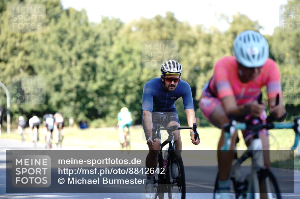 07.09.2025 - 19. Norderstedt Triathlon Michael Burmester http://msf.ph/oto/8842642 07.09.2025 15:50:29 Radfahren 868, 897, 947, 1522, 1552, 1590, 1629 meine-sportfotos.de