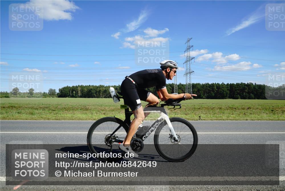 07.09.2025 - 19. Norderstedt Triathlon Michael Burmester http://msf.ph/oto/8842649 07.09.2025 14:39:07 Radfahren 1026 meine-sportfotos.de