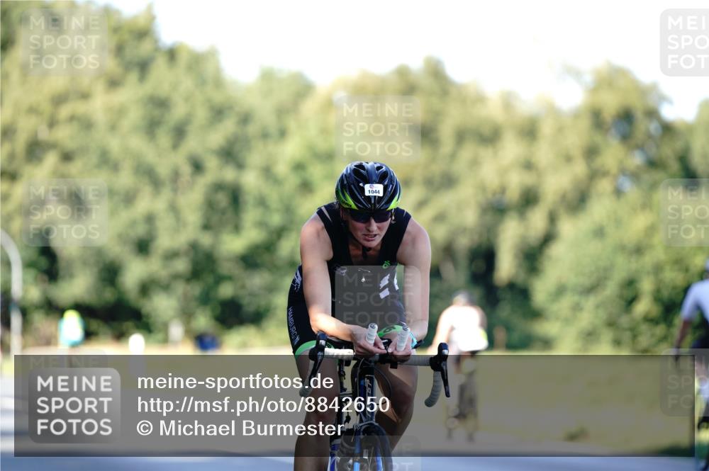 07.09.2025 - 19. Norderstedt Triathlon Michael Burmester http://msf.ph/oto/8842650 07.09.2025 15:50:33 Radfahren 897, 947, 1044, 1590 meine-sportfotos.de
