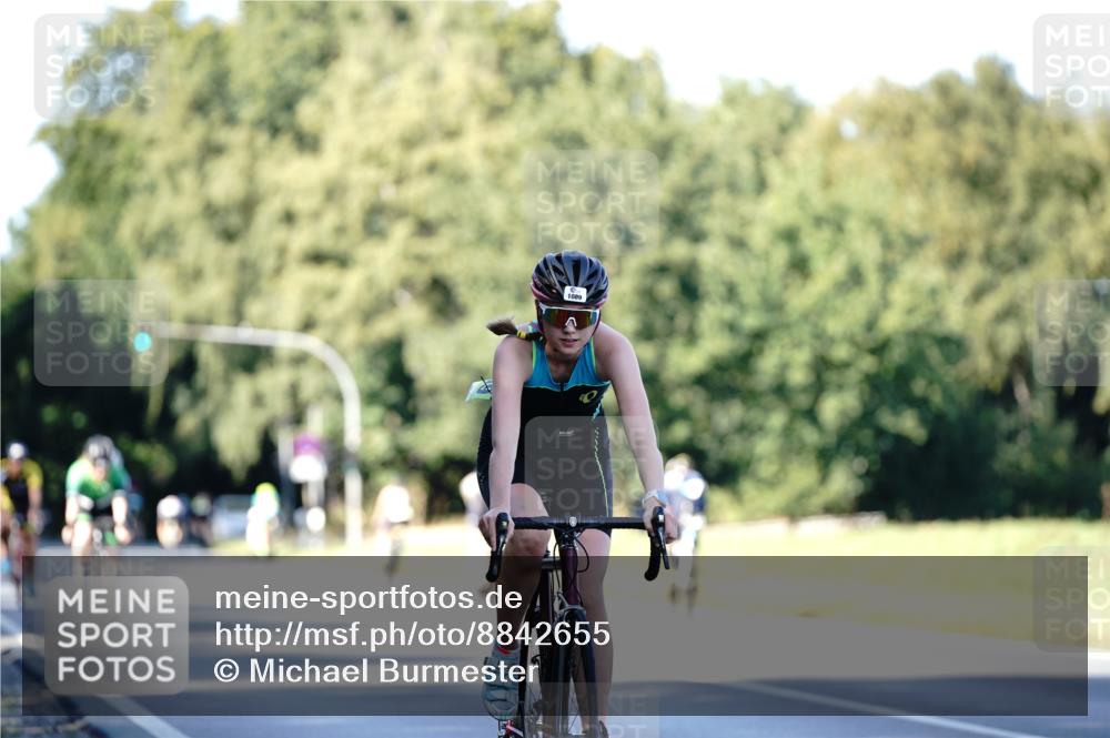 07.09.2025 - 19. Norderstedt Triathlon Michael Burmester http://msf.ph/oto/8842655 07.09.2025 15:50:37 Radfahren 913, 1089 meine-sportfotos.de