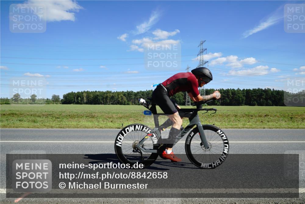 07.09.2025 - 19. Norderstedt Triathlon Michael Burmester http://msf.ph/oto/8842658 07.09.2025 14:39:13 Radfahren 393, 981, 1013 meine-sportfotos.de