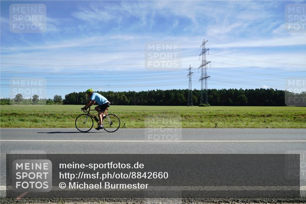 07.09.2025 - 19. Norderstedt Triathlon Michael Burmester http://msf.ph/oto/8842660 07.09.2025 12:32:47 Radfahren  meine-sportfotos.de