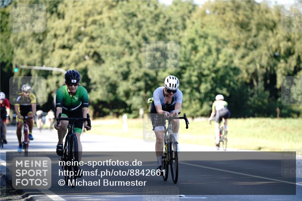 07.09.2025 - 19. Norderstedt Triathlon Michael Burmester http://msf.ph/oto/8842661 07.09.2025 15:50:40 Radfahren 466, 913, 1069, 1089 meine-sportfotos.de