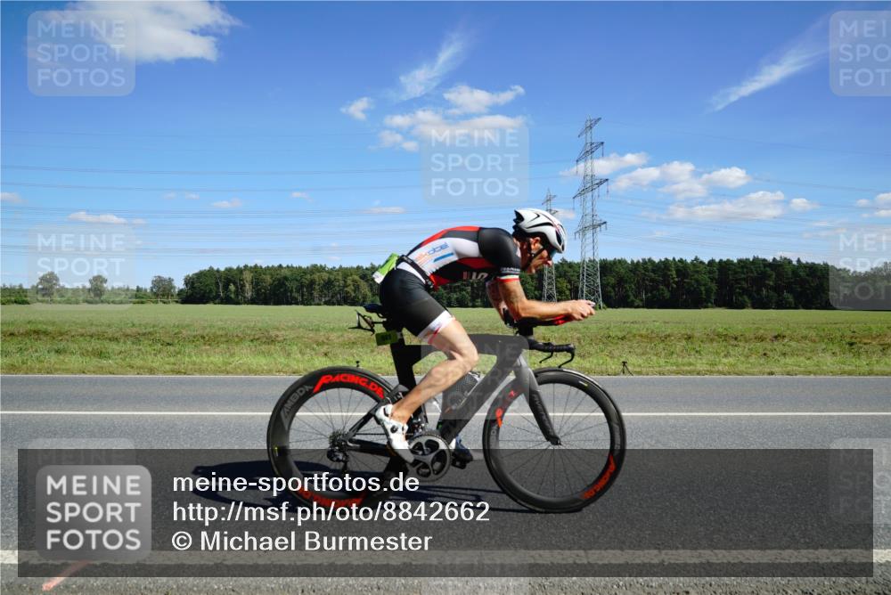 07.09.2025 - 19. Norderstedt Triathlon Michael Burmester http://msf.ph/oto/8842662 07.09.2025 14:39:15 Radfahren 393, 981 meine-sportfotos.de