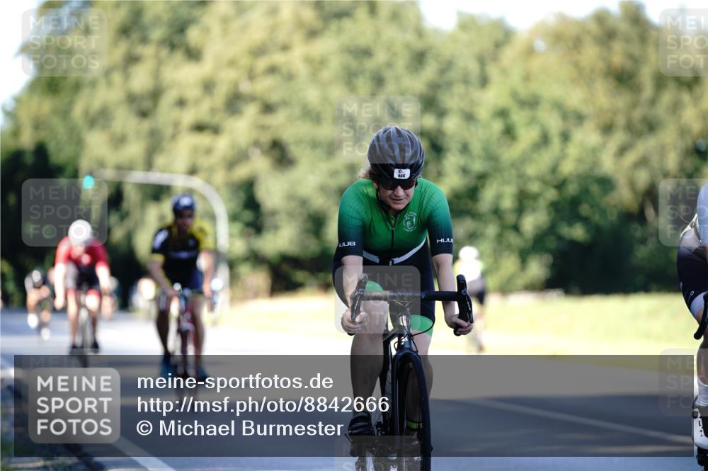 07.09.2025 - 19. Norderstedt Triathlon Michael Burmester http://msf.ph/oto/8842666 07.09.2025 15:50:41 Radfahren 466, 913, 1069, 1089 meine-sportfotos.de