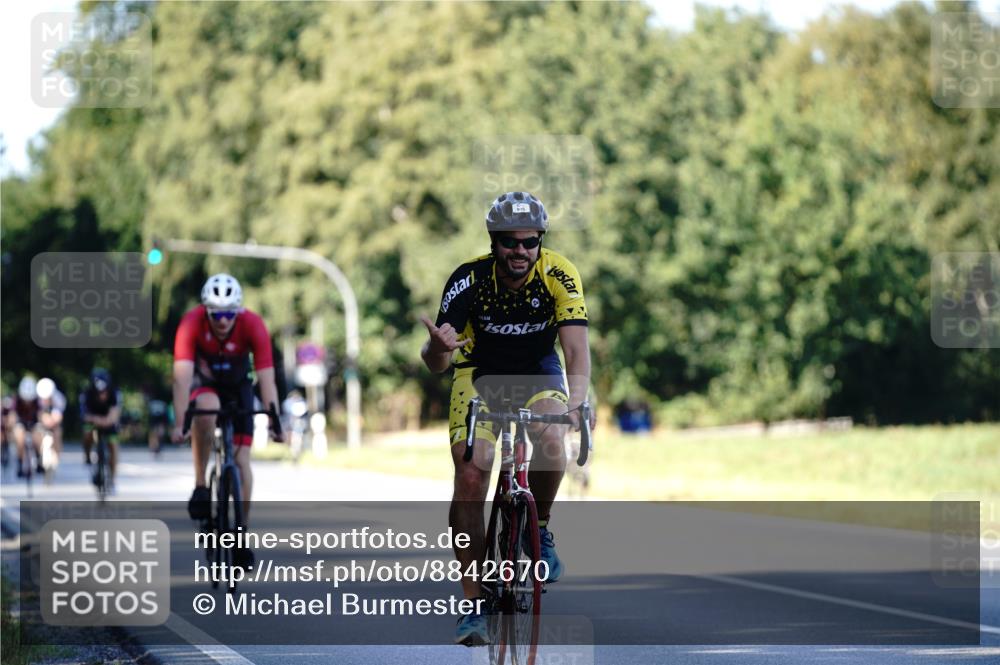 07.09.2025 - 19. Norderstedt Triathlon Michael Burmester http://msf.ph/oto/8842670 07.09.2025 15:50:43 Radfahren 466, 503, 935, 1069 meine-sportfotos.de