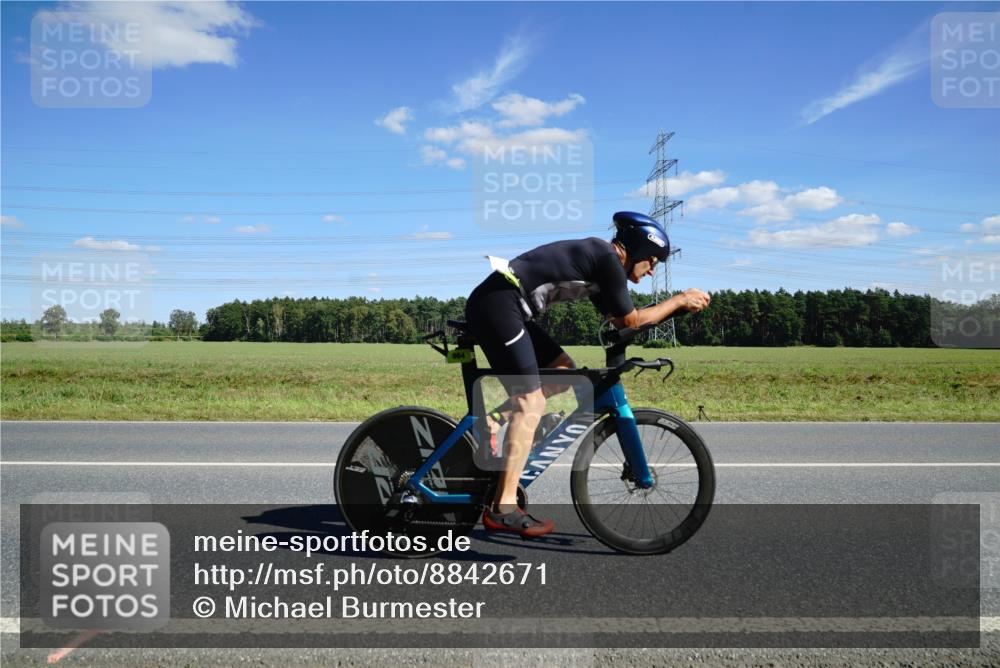 07.09.2025 - 19. Norderstedt Triathlon Michael Burmester http://msf.ph/oto/8842671 07.09.2025 14:39:22 Radfahren 964, 1027, 1040 meine-sportfotos.de