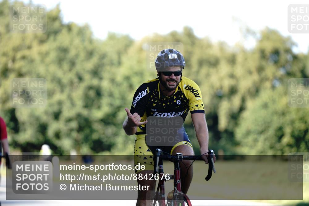 07.09.2025 - 19. Norderstedt Triathlon Michael Burmester http://msf.ph/oto/8842676 07.09.2025 15:50:44 Radfahren 466, 503, 935, 1069 meine-sportfotos.de