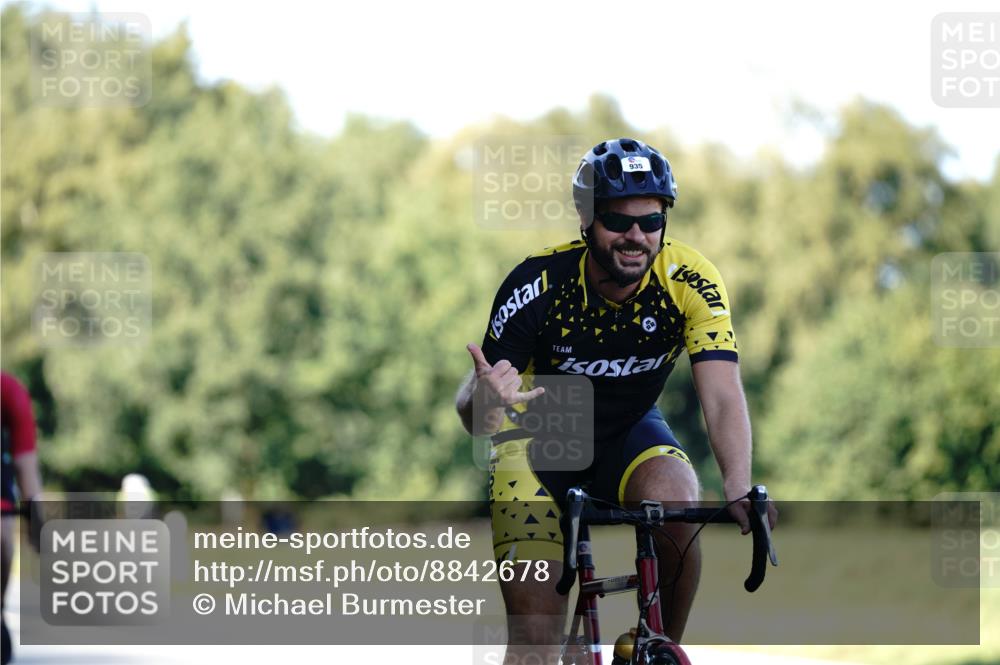 07.09.2025 - 19. Norderstedt Triathlon Michael Burmester http://msf.ph/oto/8842678 07.09.2025 15:50:44 Radfahren 466, 503, 935, 1069 meine-sportfotos.de