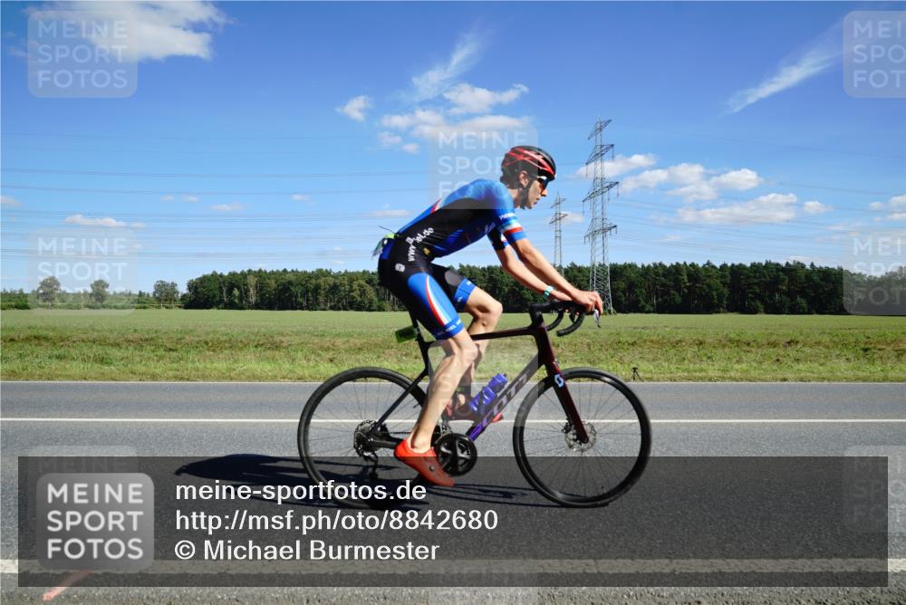 07.09.2025 - 19. Norderstedt Triathlon Michael Burmester http://msf.ph/oto/8842680 07.09.2025 14:39:25 Radfahren 964, 1009, 1027, 1040 meine-sportfotos.de