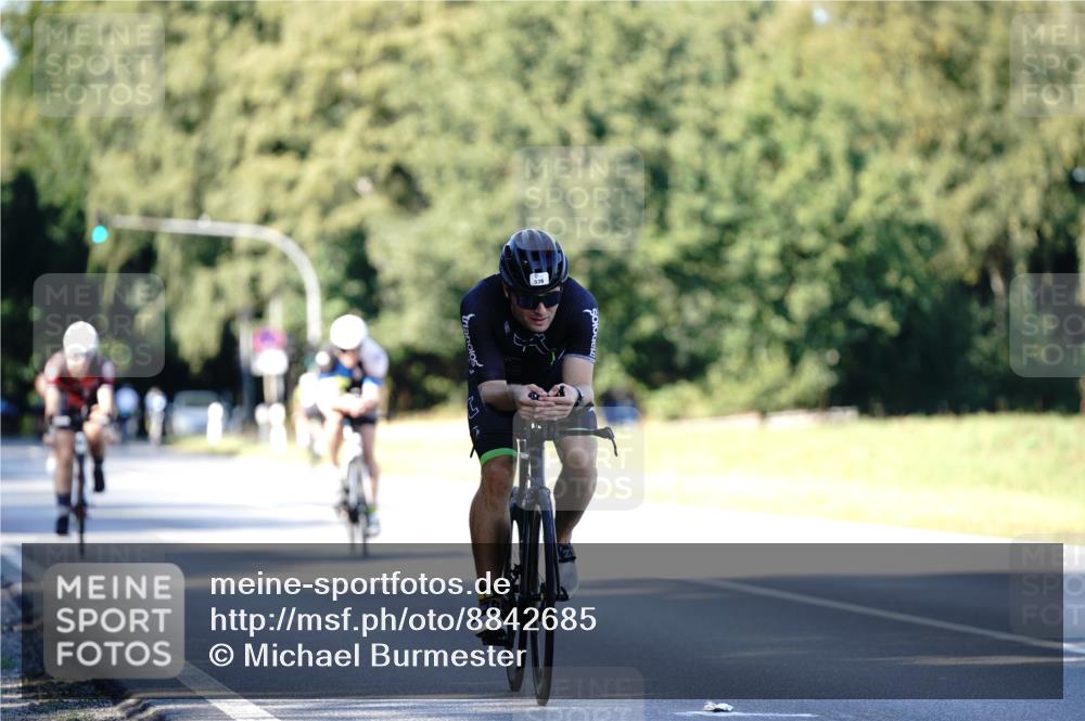 07.09.2025 - 19. Norderstedt Triathlon Michael Burmester http://msf.ph/oto/8842685 07.09.2025 15:50:47 Radfahren 416, 503, 539, 935 meine-sportfotos.de