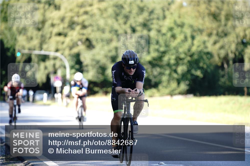 07.09.2025 - 19. Norderstedt Triathlon Michael Burmester http://msf.ph/oto/8842687 07.09.2025 15:50:47 Radfahren 416, 503, 539, 935 meine-sportfotos.de