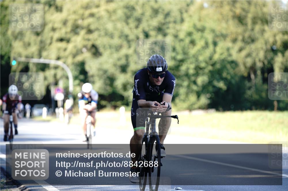 07.09.2025 - 19. Norderstedt Triathlon Michael Burmester http://msf.ph/oto/8842688 07.09.2025 15:50:47 Radfahren 416, 503, 539, 935 meine-sportfotos.de