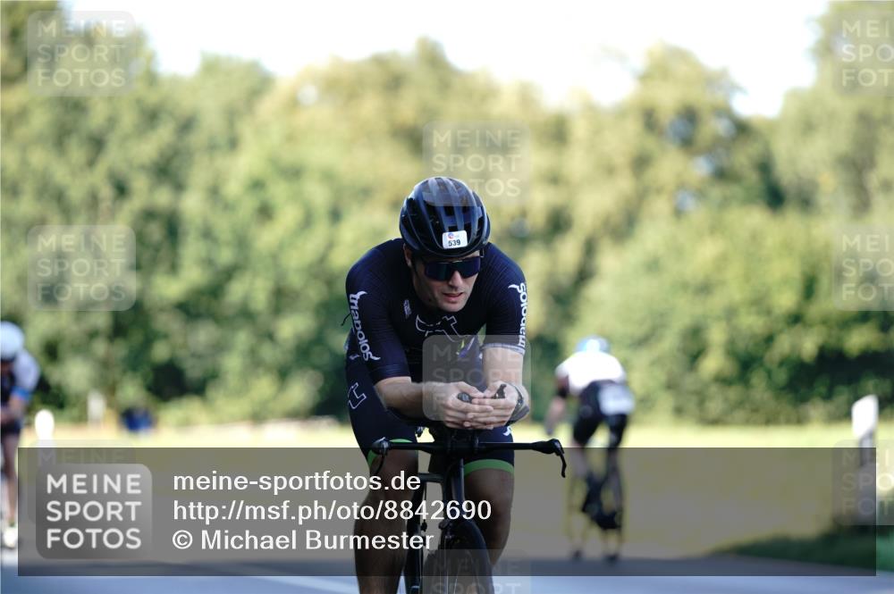 07.09.2025 - 19. Norderstedt Triathlon Michael Burmester http://msf.ph/oto/8842690 07.09.2025 15:50:48 Radfahren 416, 437, 503, 539, 935, 1600 meine-sportfotos.de