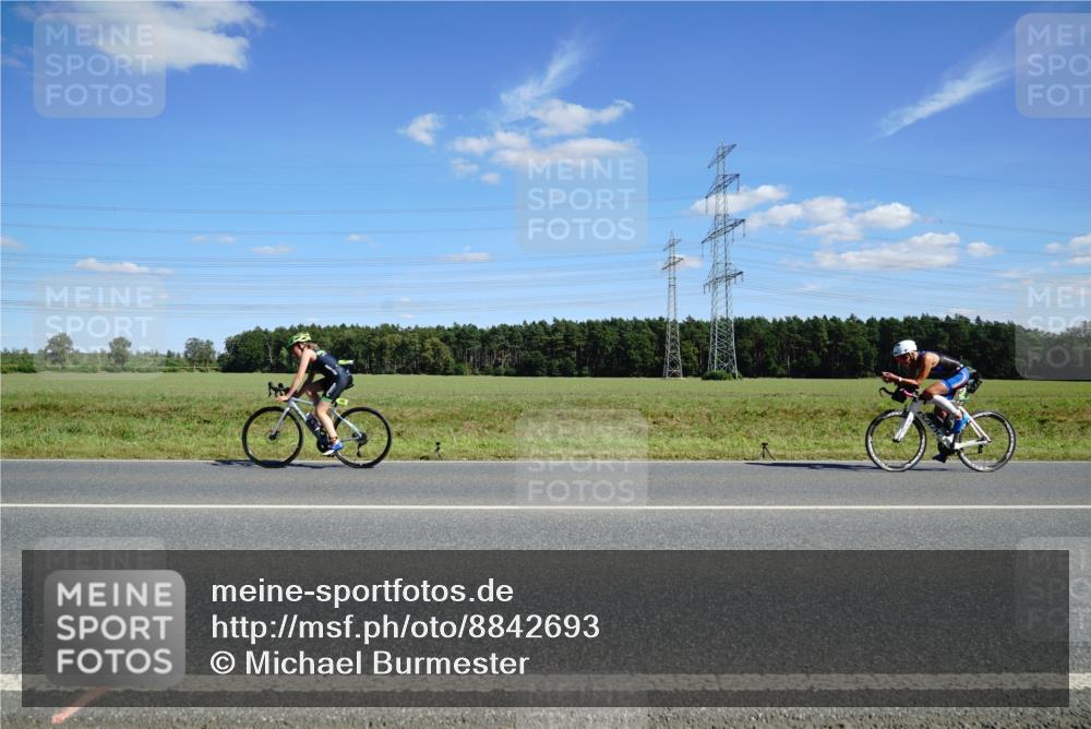 07.09.2025 - 19. Norderstedt Triathlon Michael Burmester http://msf.ph/oto/8842693 07.09.2025 14:39:31 Radfahren 379 meine-sportfotos.de