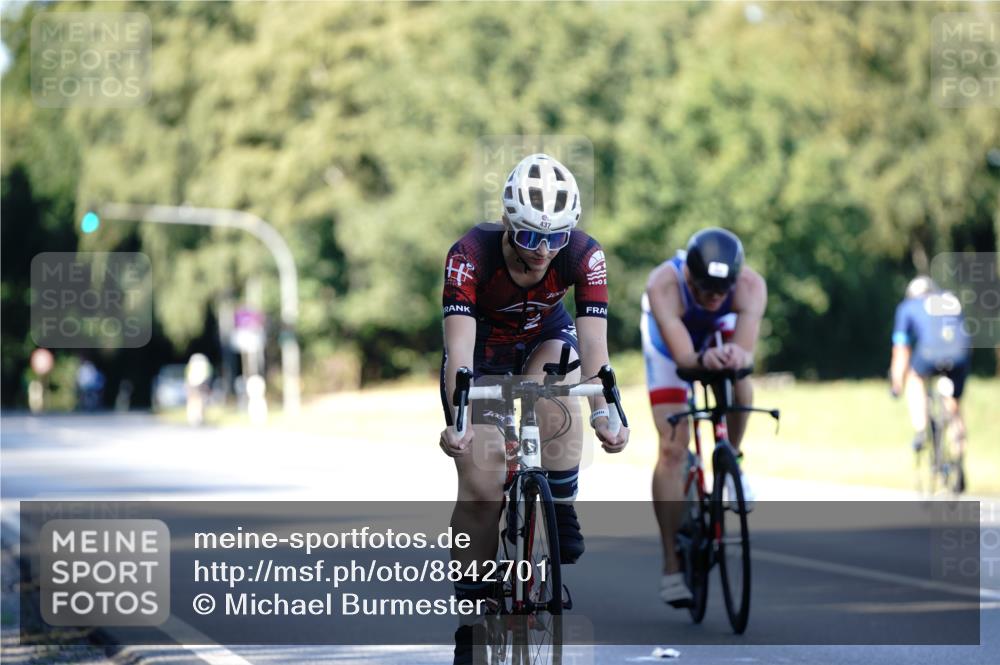 07.09.2025 - 19. Norderstedt Triathlon Michael Burmester http://msf.ph/oto/8842701 07.09.2025 15:50:50 Radfahren 416, 437, 539, 1600 meine-sportfotos.de