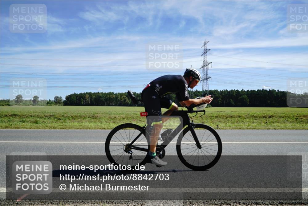 07.09.2025 - 19. Norderstedt Triathlon Michael Burmester http://msf.ph/oto/8842703 07.09.2025 12:33:13 Radfahren 250 meine-sportfotos.de