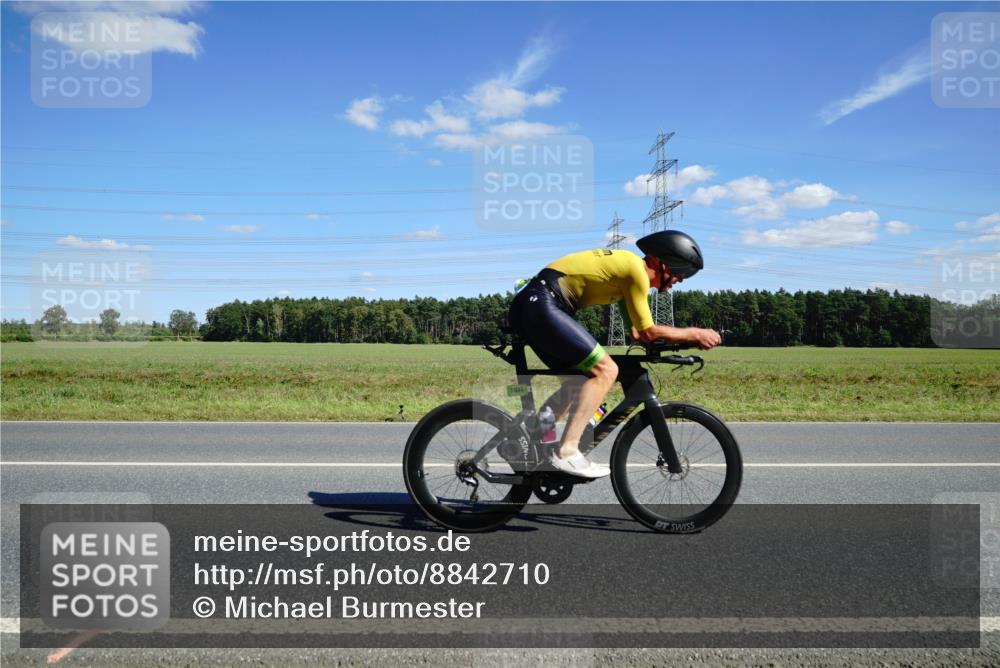 07.09.2025 - 19. Norderstedt Triathlon Michael Burmester http://msf.ph/oto/8842710 07.09.2025 14:39:55 Radfahren 462, 478, 1031, 1486 meine-sportfotos.de