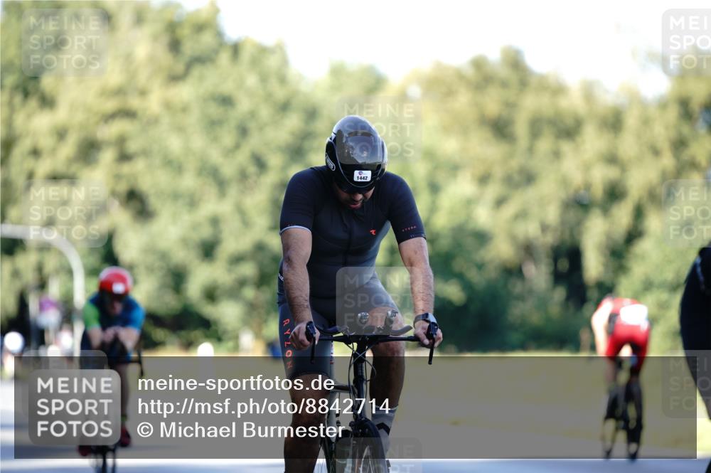 07.09.2025 - 19. Norderstedt Triathlon Michael Burmester http://msf.ph/oto/8842714 07.09.2025 15:51:00 Radfahren 527, 1043, 1442 meine-sportfotos.de