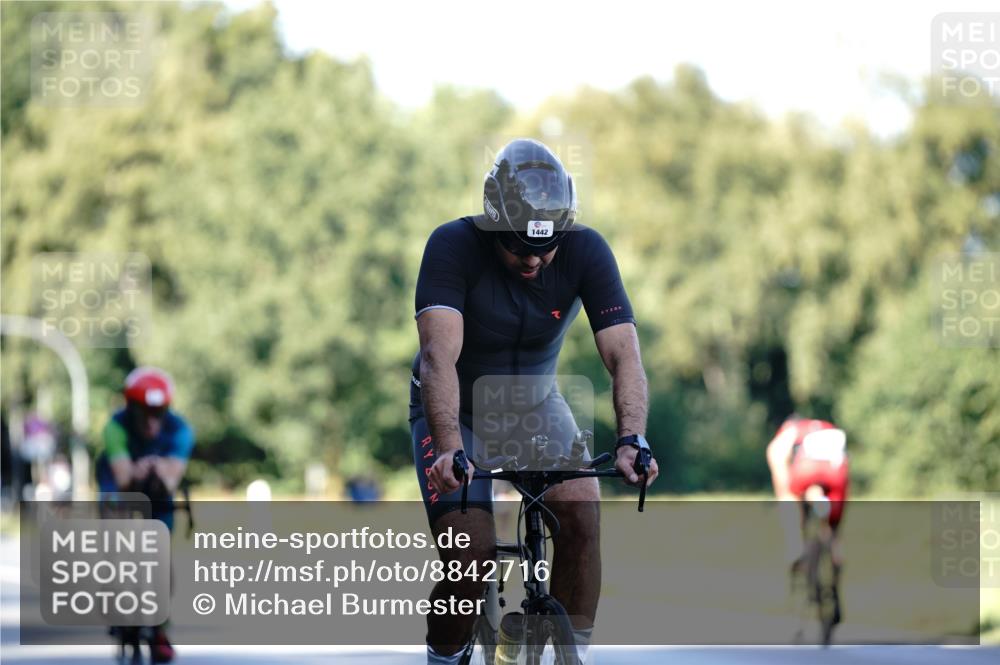 07.09.2025 - 19. Norderstedt Triathlon Michael Burmester http://msf.ph/oto/8842716 07.09.2025 15:51:01 Radfahren 527, 1043, 1442 meine-sportfotos.de