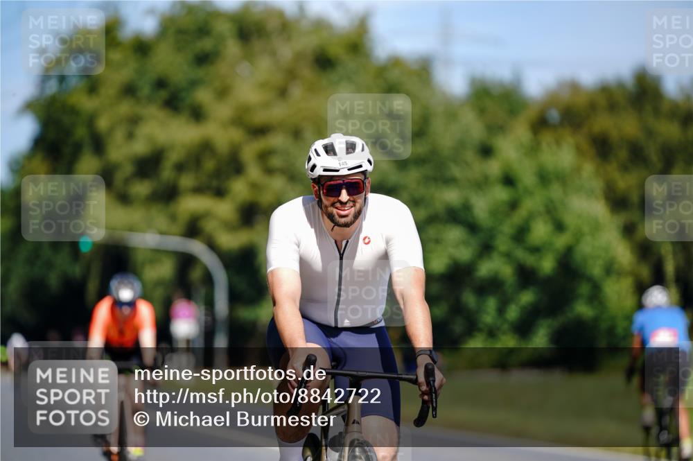 07.09.2025 - 19. Norderstedt Triathlon Michael Burmester http://msf.ph/oto/8842722 07.09.2025 12:56:20 Radfahren 145, 1337 meine-sportfotos.de