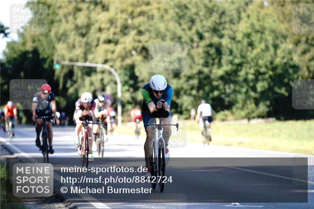 07.09.2025 - 19. Norderstedt Triathlon Michael Burmester http://msf.ph/oto/8842724 07.09.2025 15:51:05 Radfahren 527, 528, 1050, 1624 meine-sportfotos.de