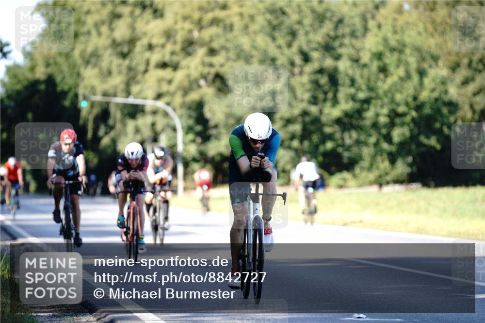 07.09.2025 - 19. Norderstedt Triathlon Michael Burmester http://msf.ph/oto/8842727 07.09.2025 15:51:05 Radfahren 527, 528, 1050, 1624 meine-sportfotos.de
