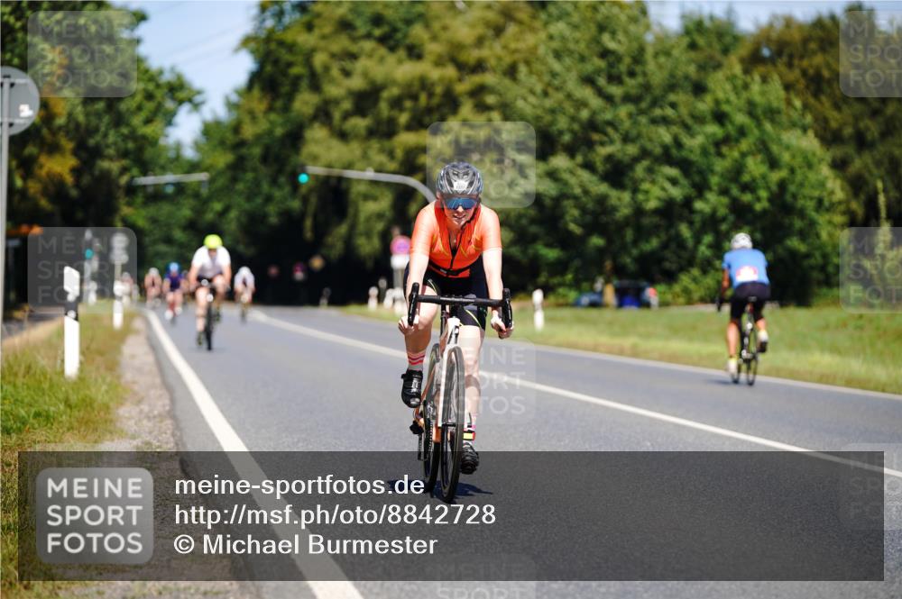 07.09.2025 - 19. Norderstedt Triathlon Michael Burmester http://msf.ph/oto/8842728 07.09.2025 12:56:21 Radfahren 145, 1337 meine-sportfotos.de