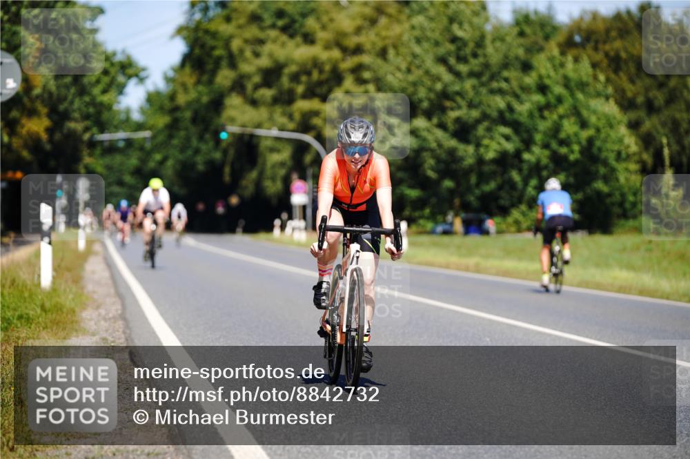 07.09.2025 - 19. Norderstedt Triathlon Michael Burmester http://msf.ph/oto/8842732 07.09.2025 12:56:21 Radfahren 145, 1337 meine-sportfotos.de