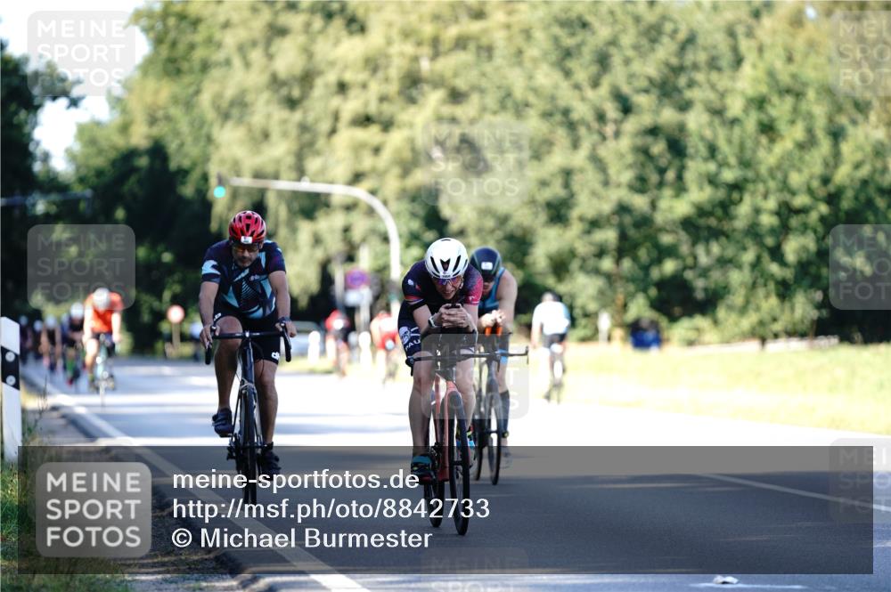 07.09.2025 - 19. Norderstedt Triathlon Michael Burmester http://msf.ph/oto/8842733 07.09.2025 15:51:06 Radfahren 409, 528, 1050, 1624 meine-sportfotos.de