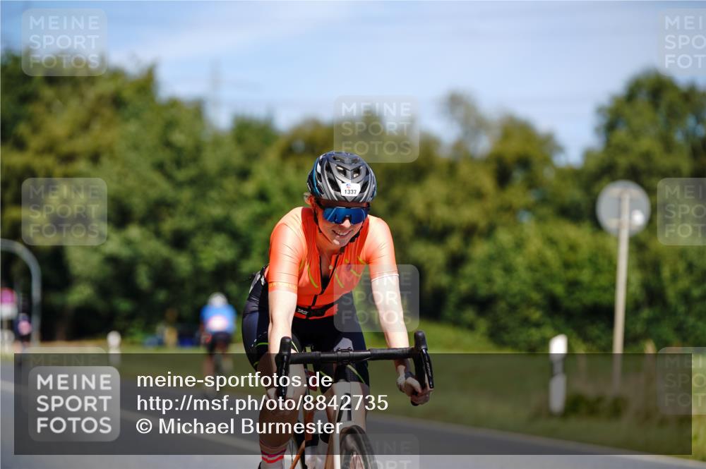 07.09.2025 - 19. Norderstedt Triathlon Michael Burmester http://msf.ph/oto/8842735 07.09.2025 12:56:22 Radfahren 145, 1337 meine-sportfotos.de