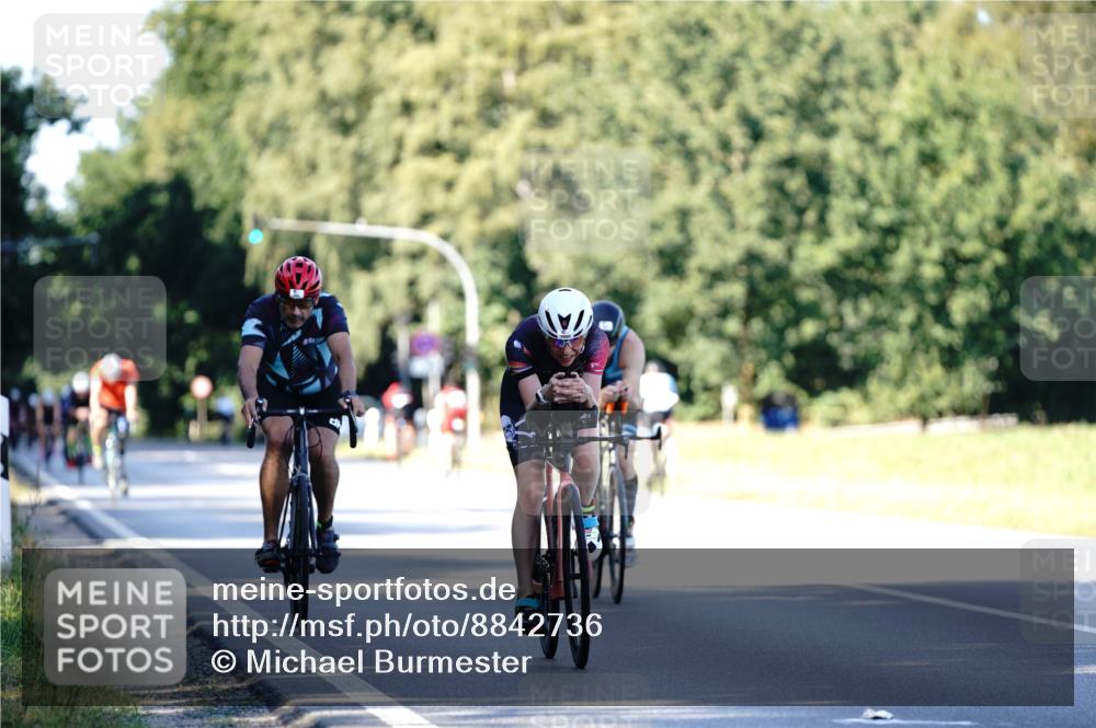 07.09.2025 - 19. Norderstedt Triathlon Michael Burmester http://msf.ph/oto/8842736 07.09.2025 15:51:06 Radfahren 409, 528, 1050, 1624 meine-sportfotos.de
