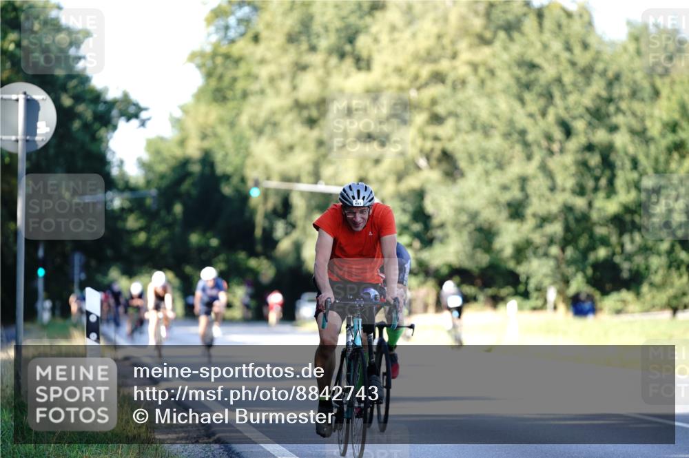 07.09.2025 - 19. Norderstedt Triathlon Michael Burmester http://msf.ph/oto/8842743 07.09.2025 15:51:12 Radfahren 409, 1513, 1604 meine-sportfotos.de