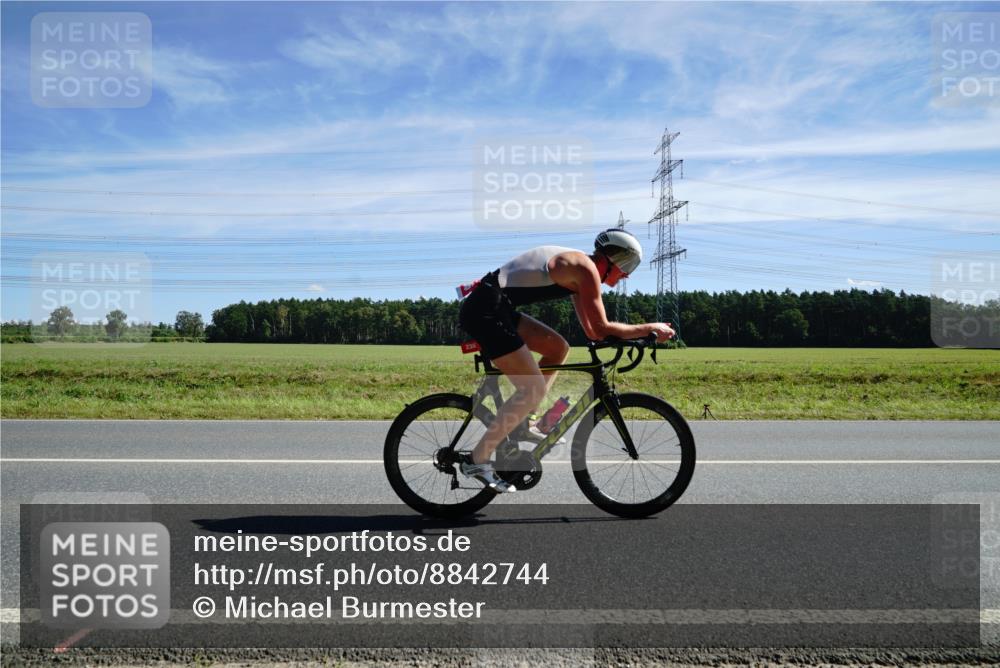 07.09.2025 - 19. Norderstedt Triathlon Michael Burmester http://msf.ph/oto/8842744 07.09.2025 12:33:48 Radfahren 236, 243, 308, 767, 783, 820 meine-sportfotos.de