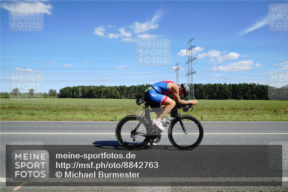 07.09.2025 - 19. Norderstedt Triathlon Michael Burmester http://msf.ph/oto/8842763 07.09.2025 14:40:12 Radfahren 1020 meine-sportfotos.de